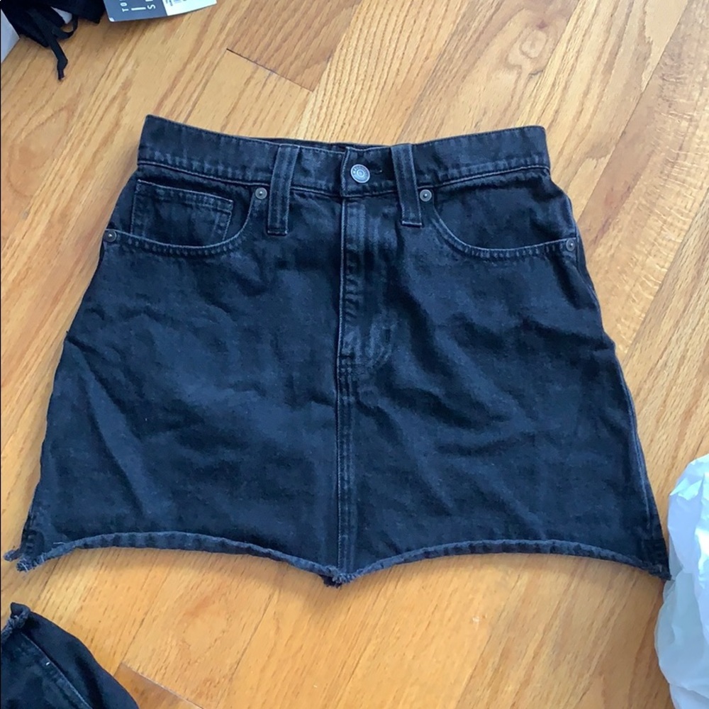 Madewell black denim mini skirt size 25